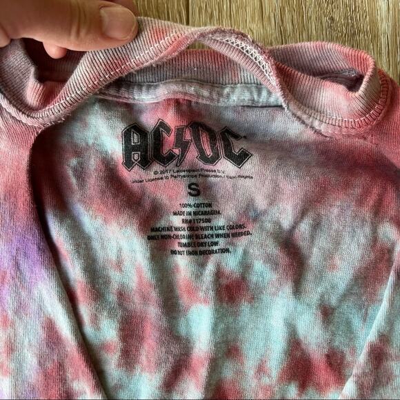 AC/DC vneck cutout tee - Picture 3 of 4